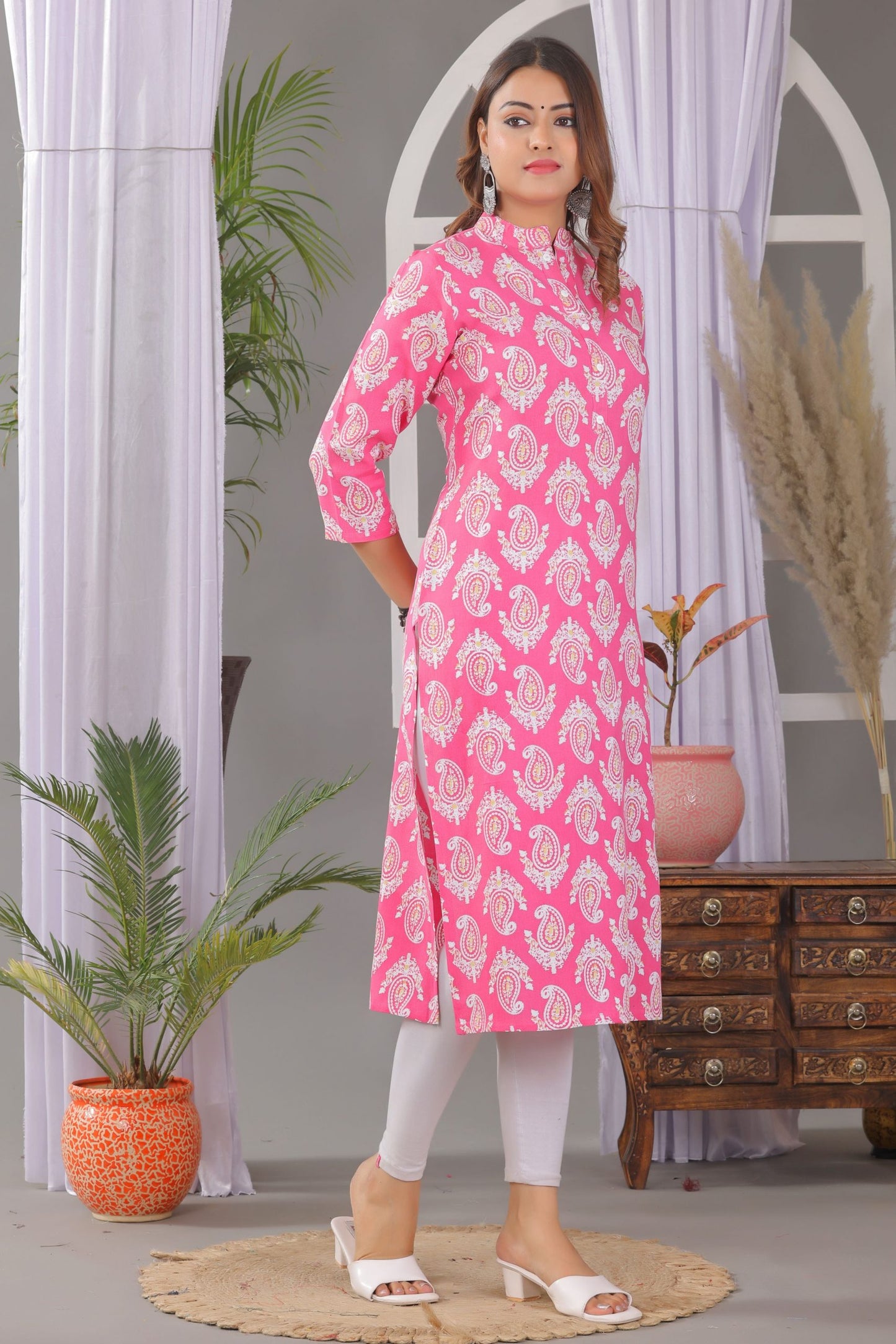 VIlai Jaipur Women's printed straight kurta with button work
