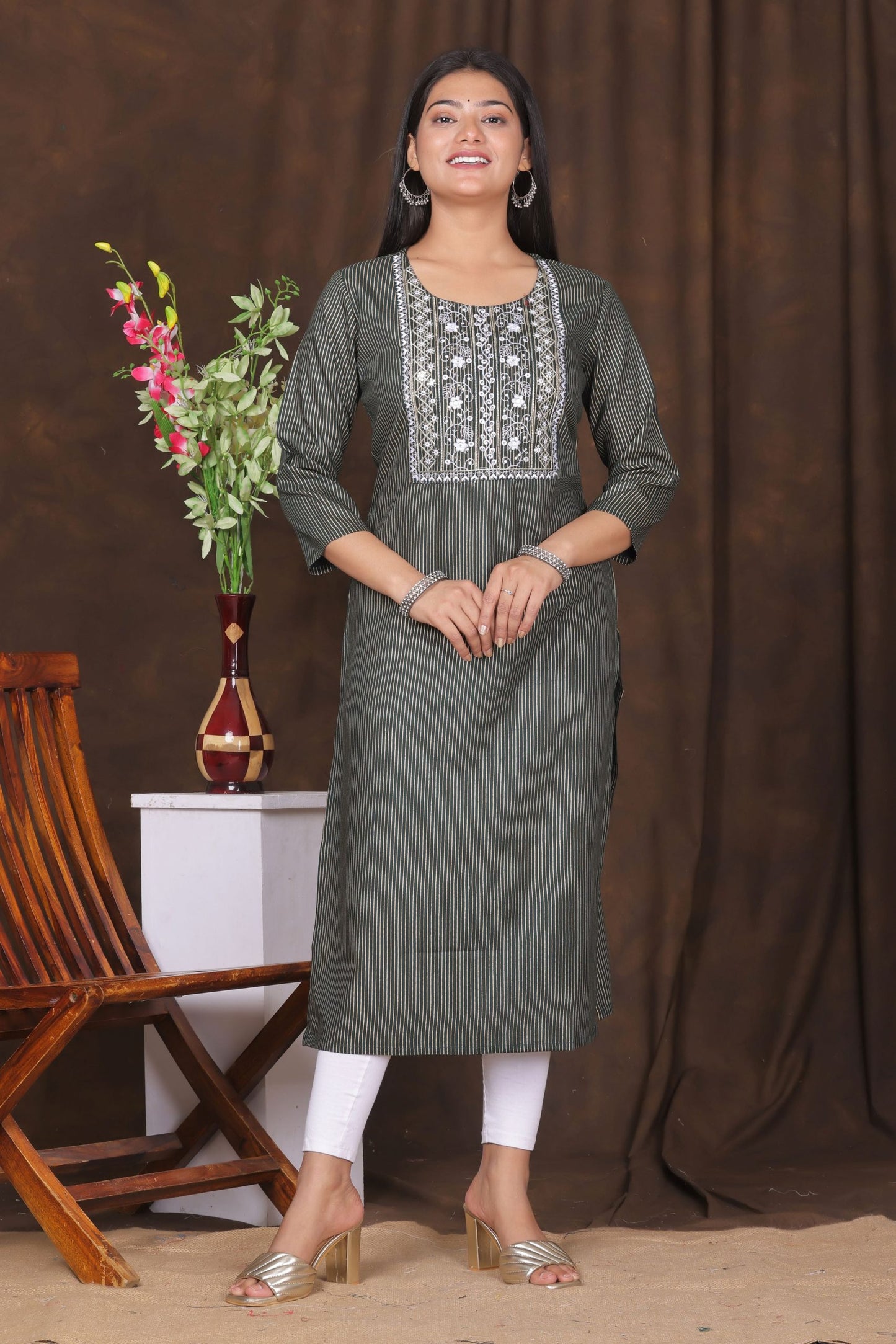 Women's embroidered striped printed straight kurta