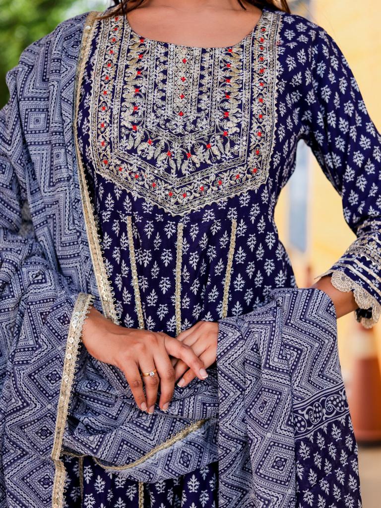 Women's printed embroiderd anarkali kurta with paint & duptta sets