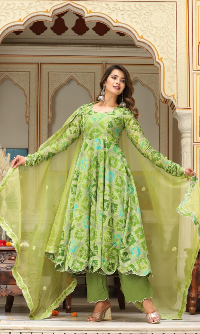English lvy back less anarkali