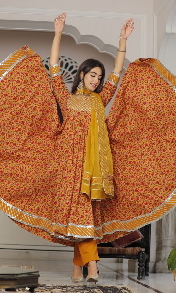 Gotta Jaal Blooming Flower Anarkali Set